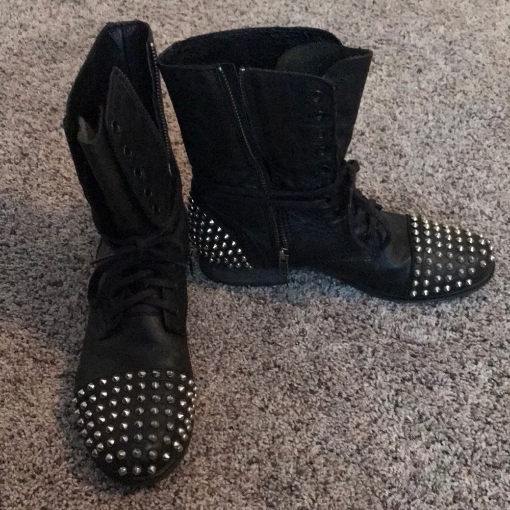 STEVE MADDEN TARNNEY LEATHER STUDDED COMBAT BOOTS